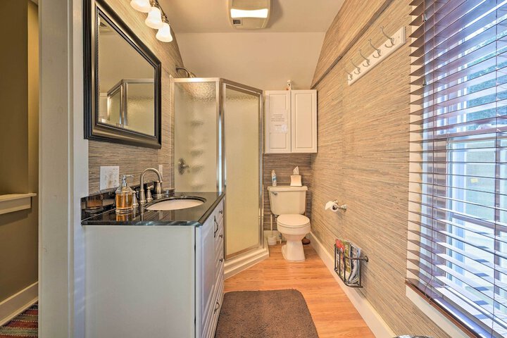 3-acre Lodge w / Snowmobile & Four-wheeling Trails