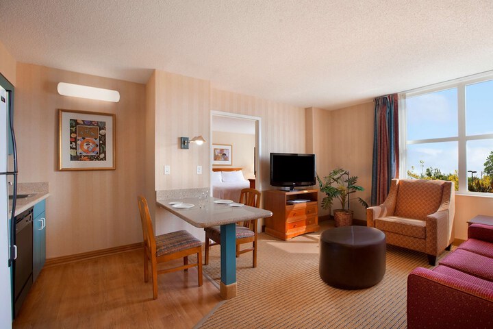 Room 11 of 19