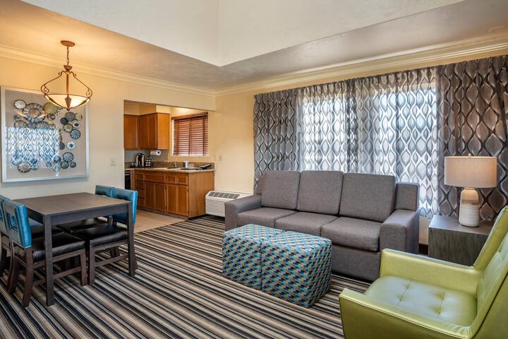 Lincoln Sands Oceanfront Resort an Ascend Collection Hotel