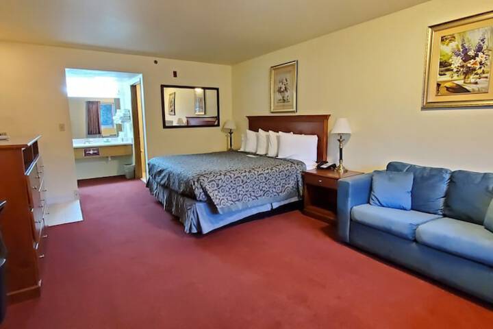 Olympic Inn & Suites
