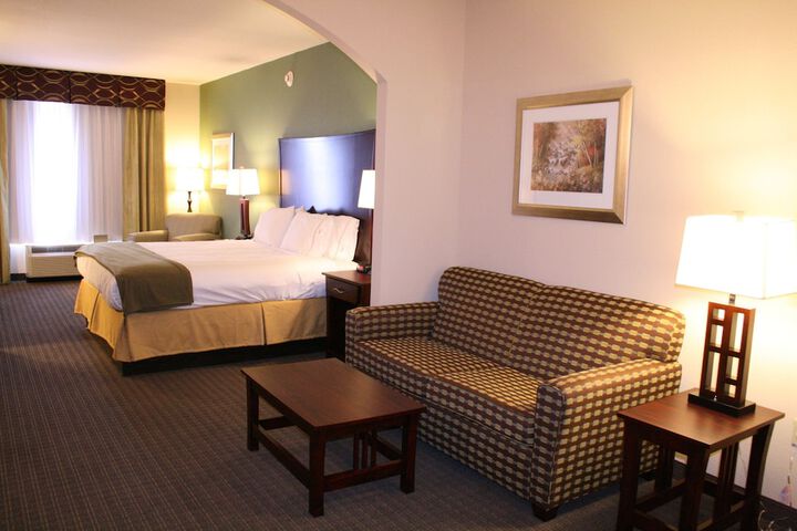 Room 8 of 30
