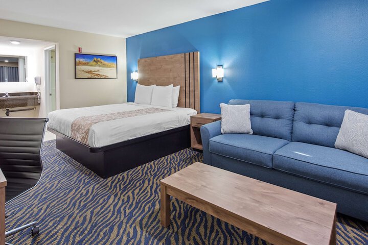 Room 10 of 24