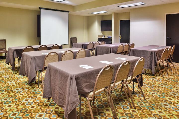 Hampton Inn Staunton