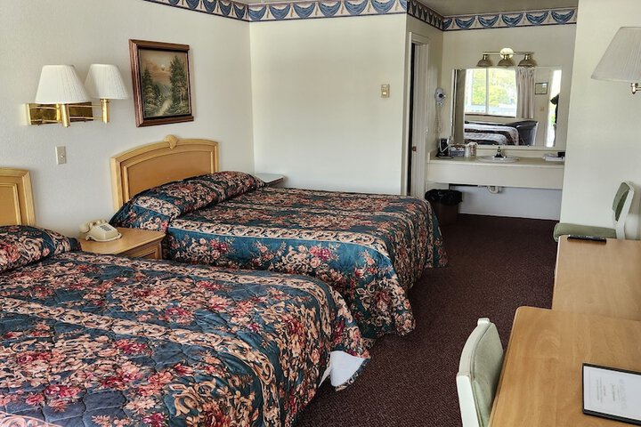Room 13 of 40
