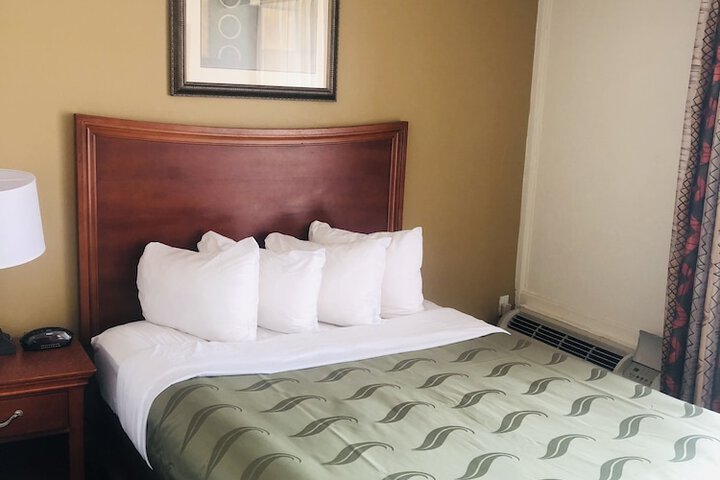Room 10 of 46
