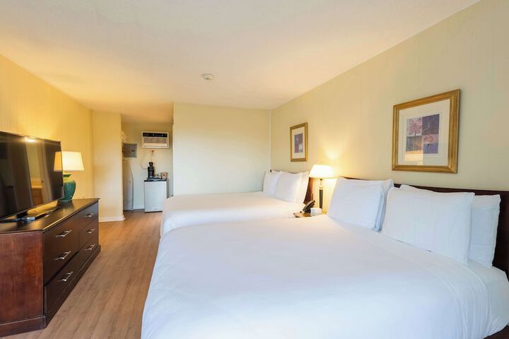 Aspinquid Resort
