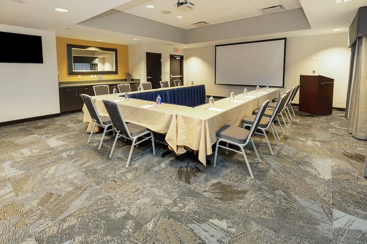 Hampton Inn & Suites Morgantown / University Town Centre