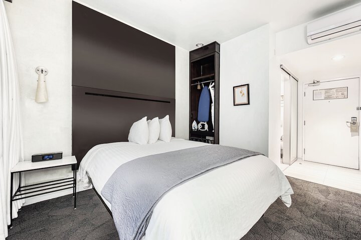 Room 65 of 112