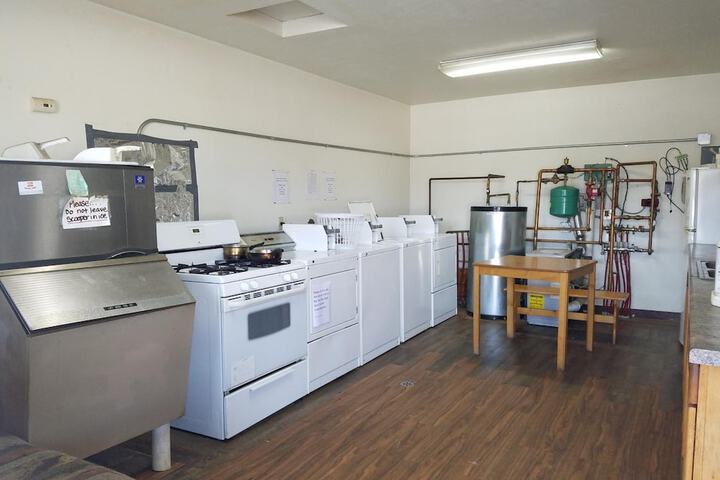 Laundry 36 of 41