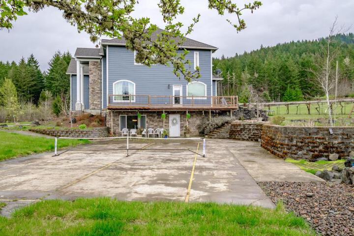 Beautiful Country Apartment AC, Pickleball, Billiards, Playground, Gardens