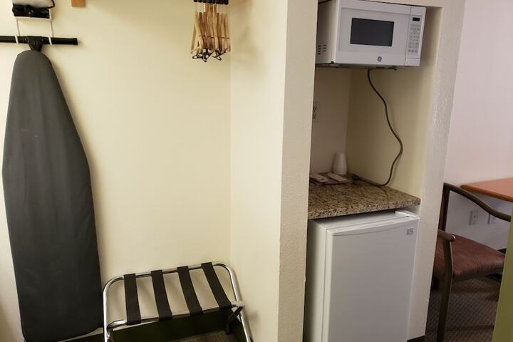 Room 5 of 12