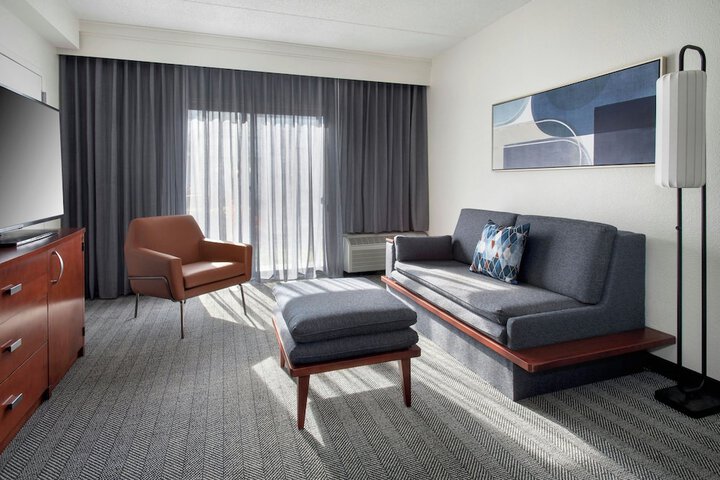 Courtyard by Marriott Silver Spring North / White Oak