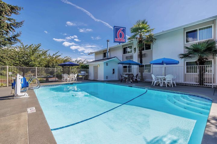 Pool 6 of 25