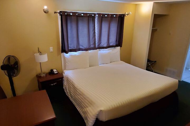 Comox Valley Inn & Suites