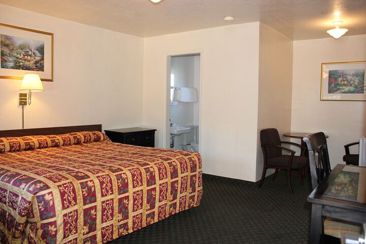 Room 21 of 32