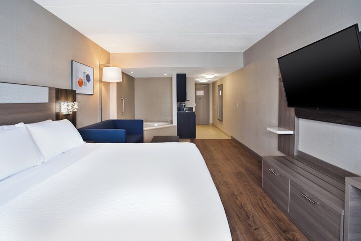 Room 46 of 82