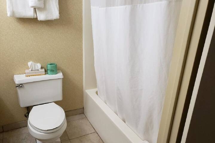Room 10 of 36
