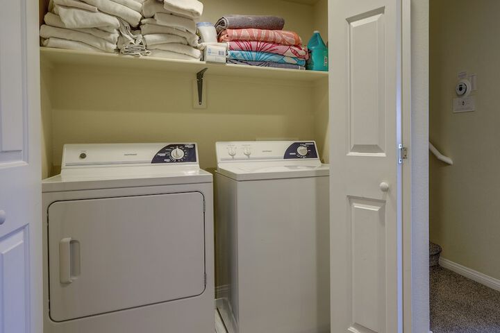 Mesquite Condo w / Community Pool & Hot Tub!