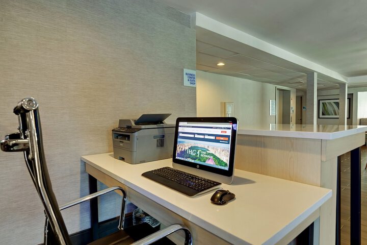 Business Center 29 of 29