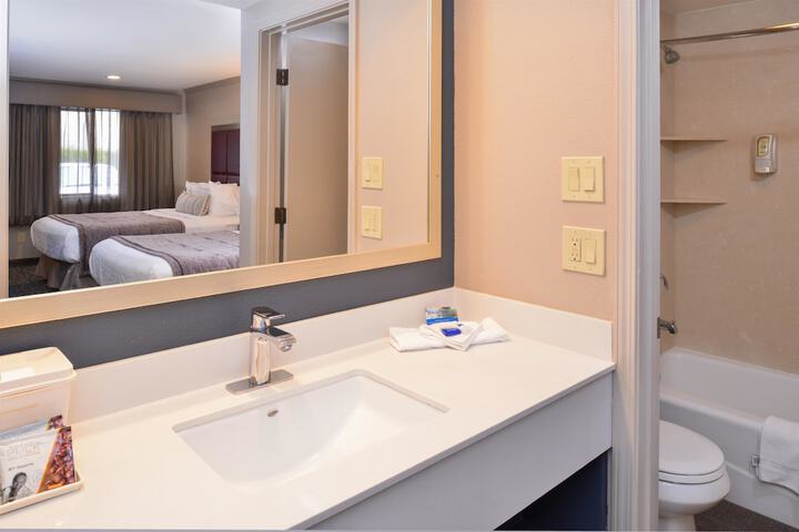 Room 5 of 18