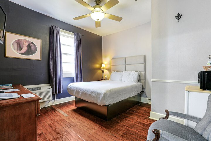 Room 44 of 69