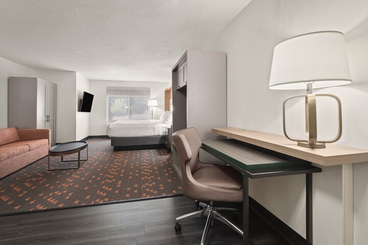 Room 19 of 42