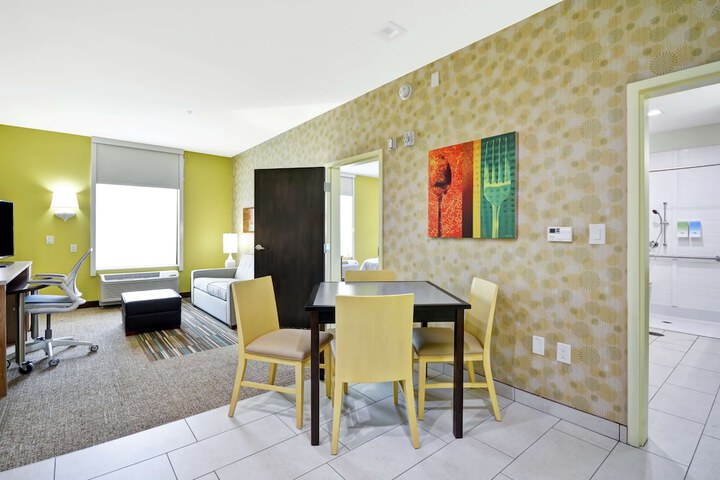 Room 21 of 28
