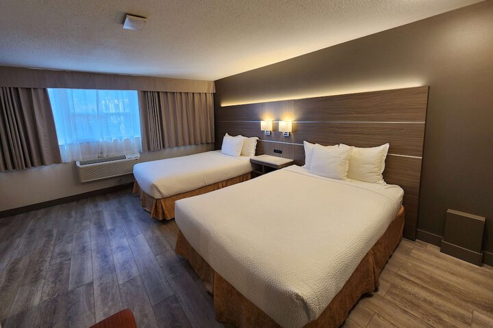 Room 32 of 59
