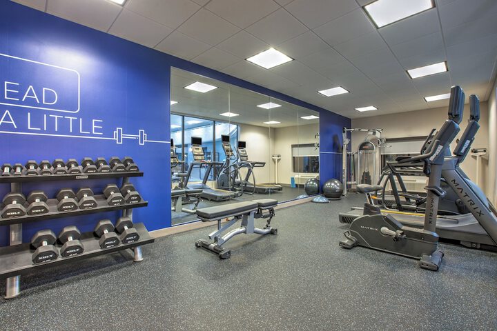 HOLIDAY INN EXPRESS & SUITES ZANESVILLE NORTH by IHG