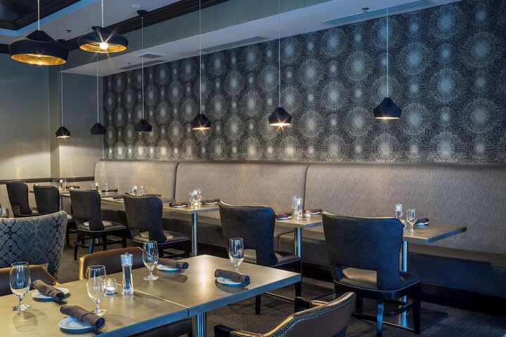 Dining 87 of 103