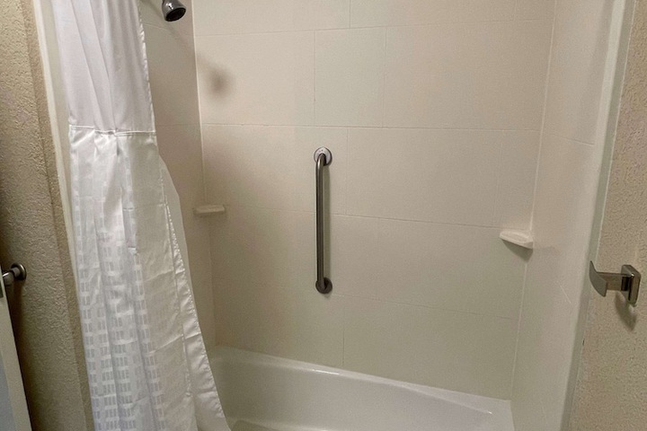 Room 106 of 141