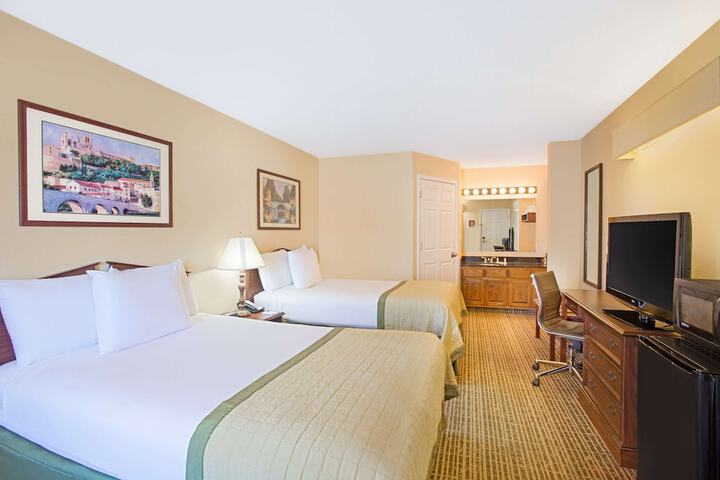 Room 28 of 38