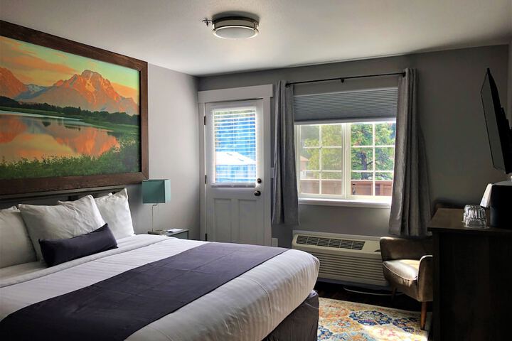 Blue Elk Inn