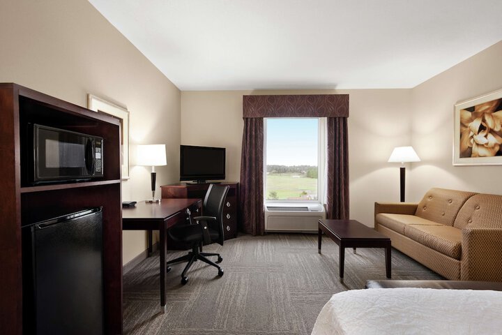 Room 27 of 38