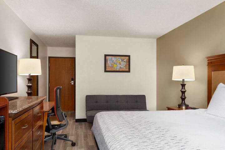 Room 16 of 41