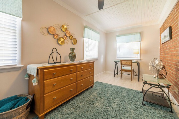 Waterfront Edenton Bay Cottage - Walk to Dtwn