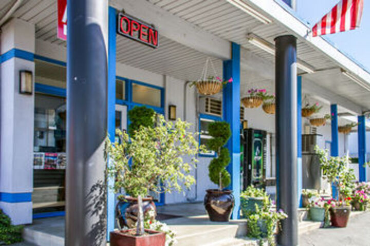 Rodeway Inn & Suites