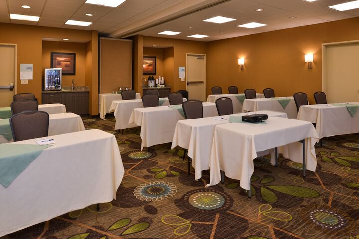 Holiday Inn Express & Suites Pocatello by IHG