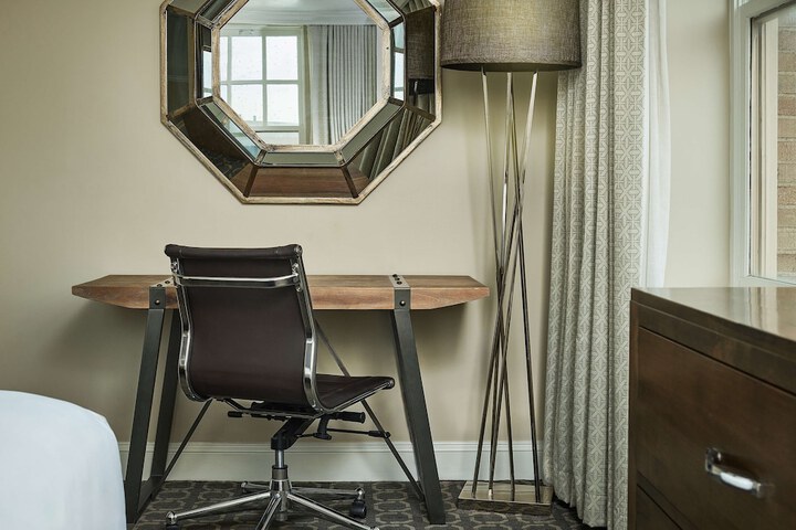 Redmont Hotel Birmingham Curio Collection by Hilton