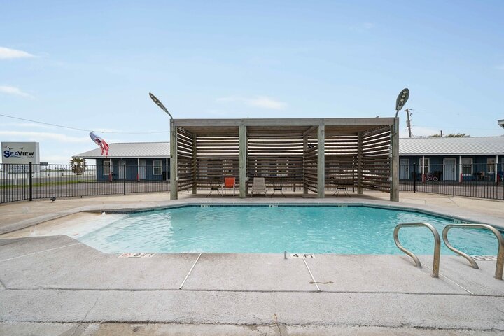 Pool 13 of 67