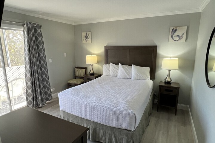 Marco Island Lakeside Inn