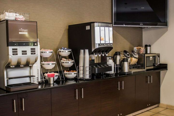 Breakfast/Coffee Service 26 of 29
