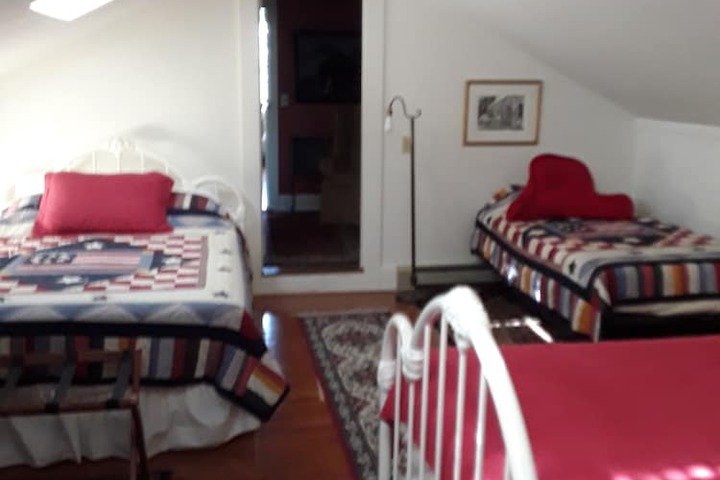Room 12 of 33