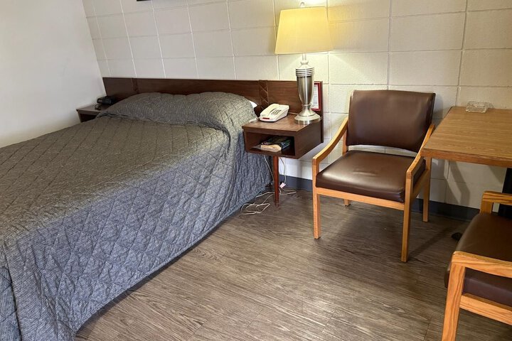 Camelot Court Motel