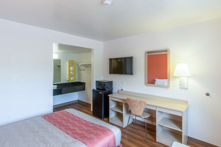 Room 20 of 23