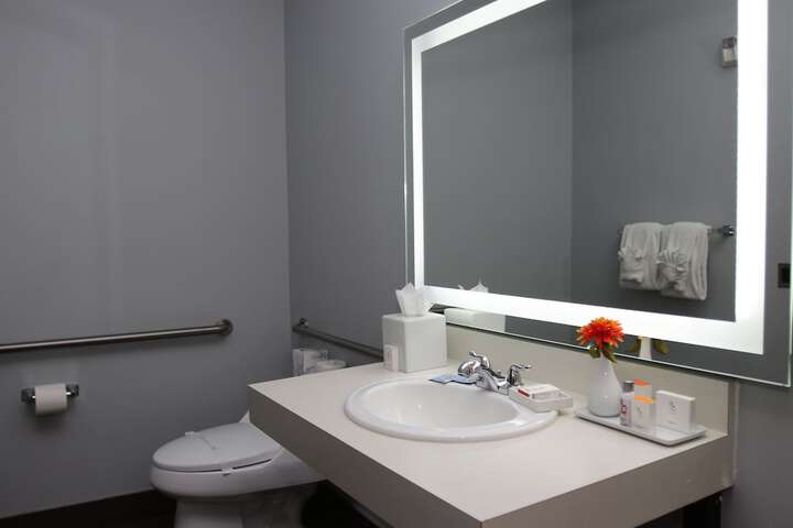 Room 122 of 136