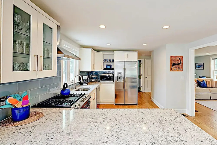 Remodeled Beach Haven W / New Chefs Kitchen 4 Bedroom Home