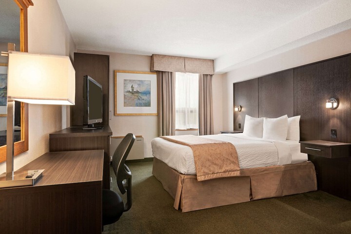 Room 5 of 15