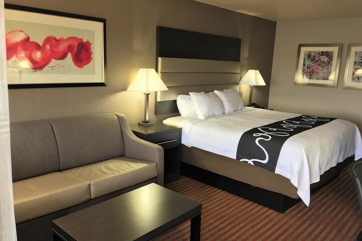 Room 9 of 20