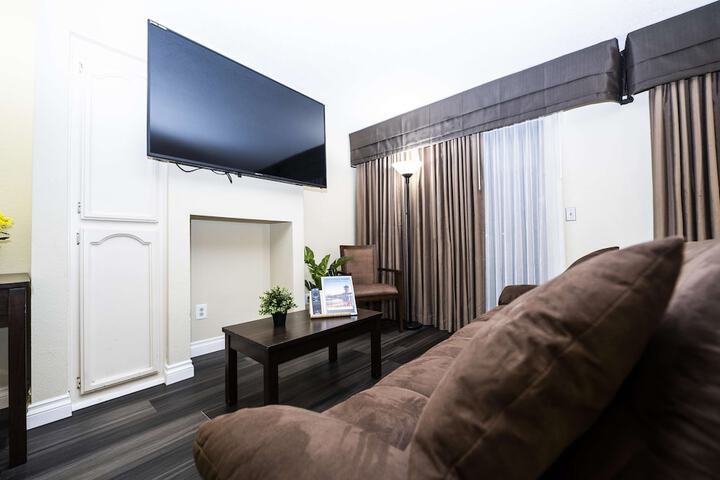Room 13 of 26